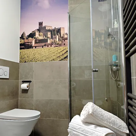 Stanza Allegra 3* Soave (Verona)